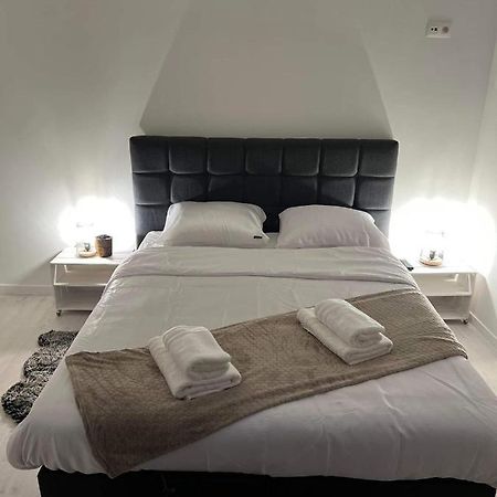 Prachtige Kamer In Centrum Brugge Met Badkamer ! ภายนอก รูปภาพ