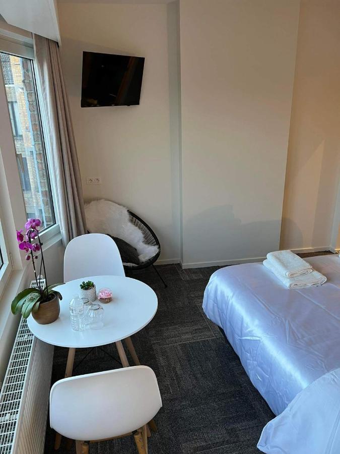 Prachtige Kamer In Centrum Brugge Met Badkamer ! ภายนอก รูปภาพ