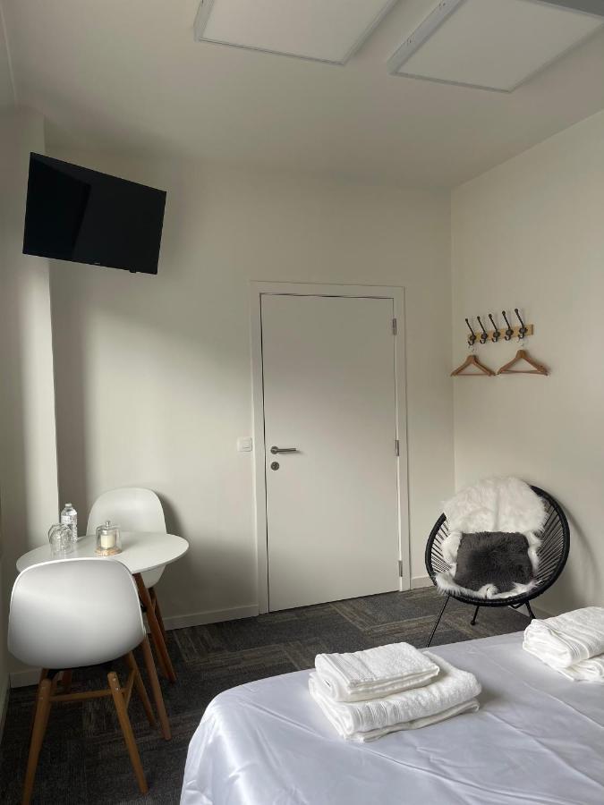Prachtige Kamer In Centrum Brugge Met Badkamer ! ภายนอก รูปภาพ