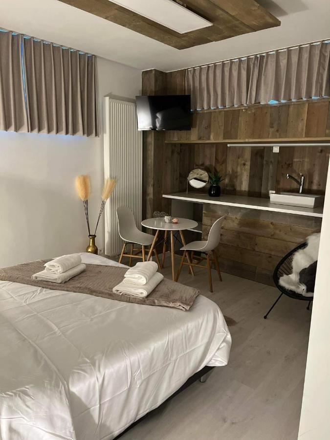 Prachtige Kamer In Centrum Brugge Met Badkamer ! ภายนอก รูปภาพ