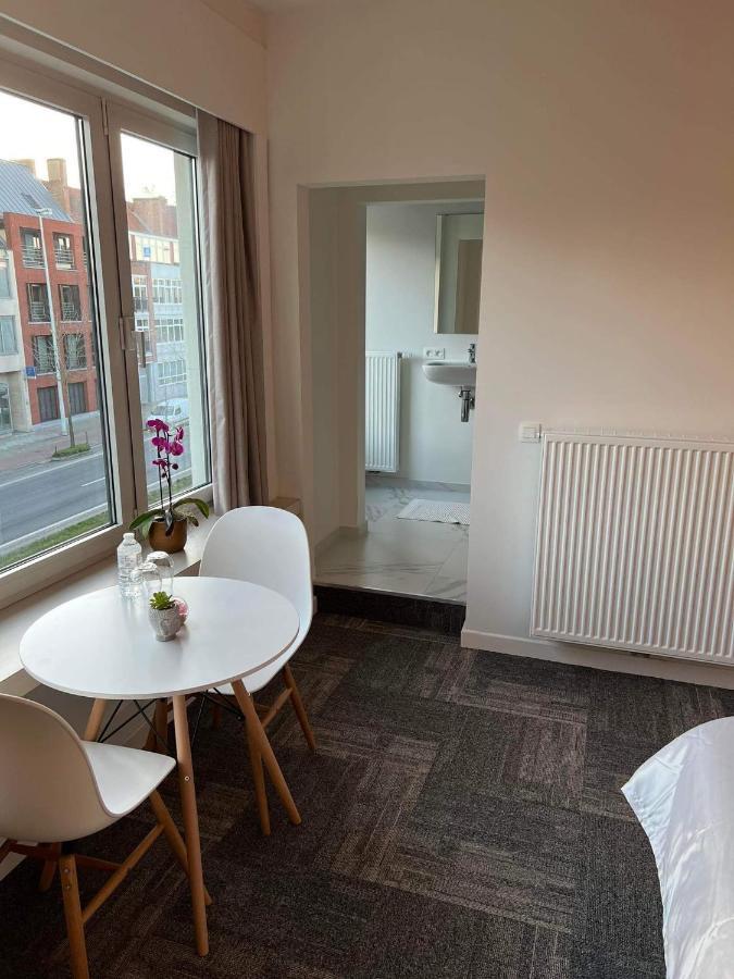 Prachtige Kamer In Centrum Brugge Met Badkamer ! ภายนอก รูปภาพ